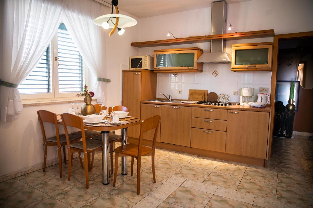 Villa Mareonda - Apartments Sussurro Rovinj Eksteriør bilde