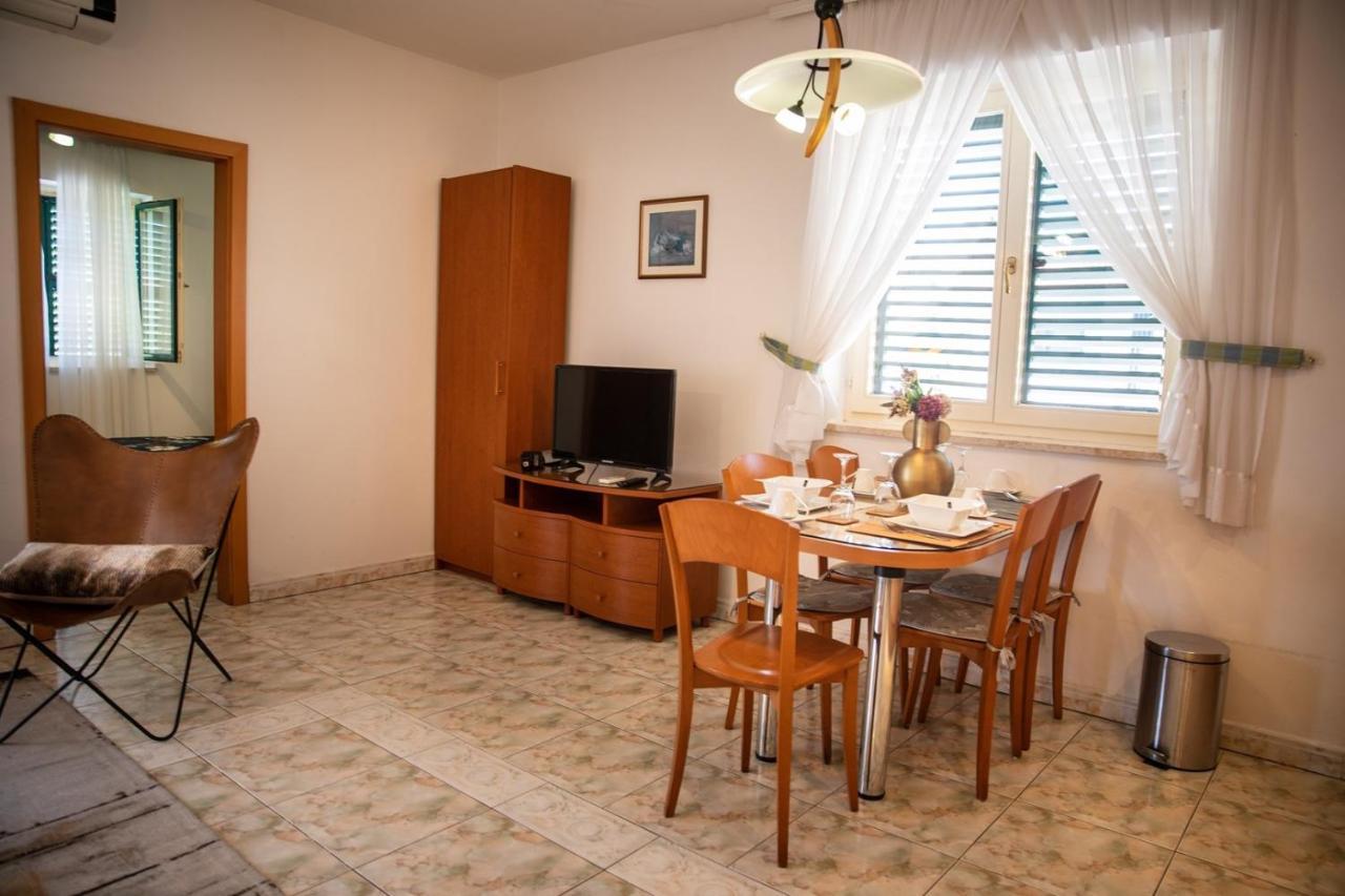 Villa Mareonda - Apartments Sussurro Rovinj Eksteriør bilde