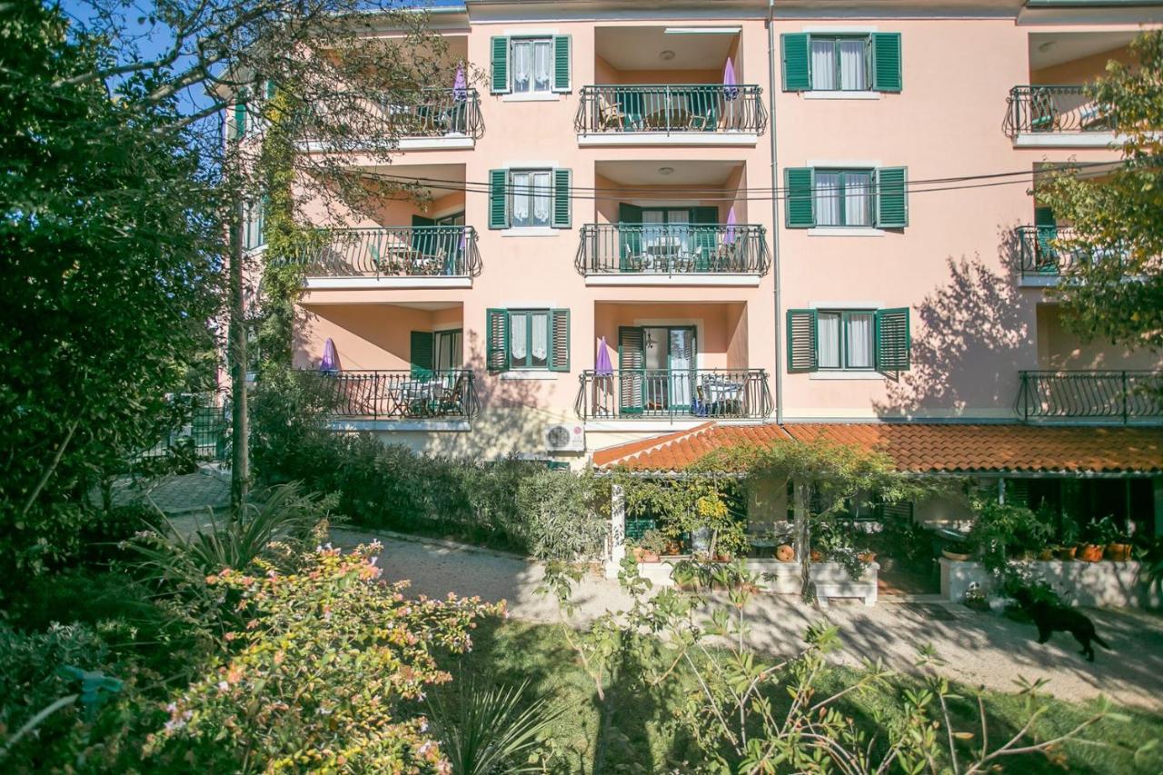 Villa Mareonda - Apartments Sussurro Rovinj Eksteriør bilde